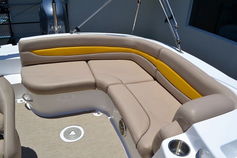 Thumbnail 21 for New 2014 Hurricane SunDeck Sport SS 203 OB boat for sale in West Palm Beach, FL