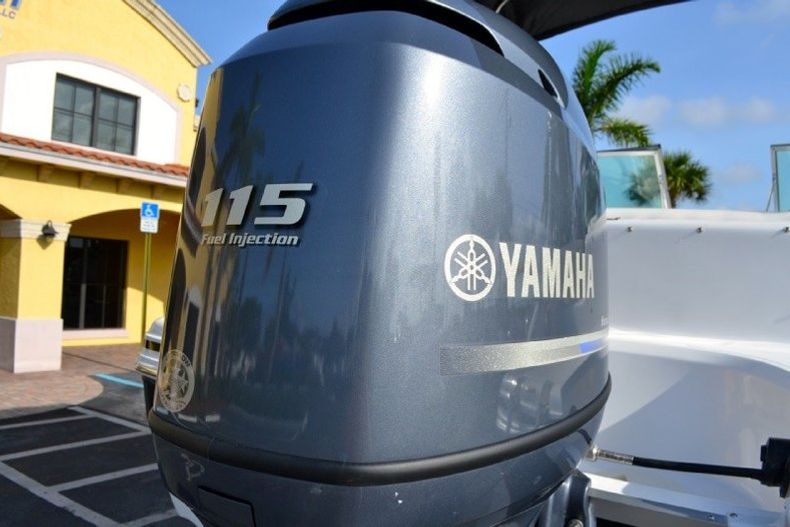Thumbnail 13 for New 2013 Hurricane SunDeck SD 187 OB boat for sale in West Palm Beach, FL