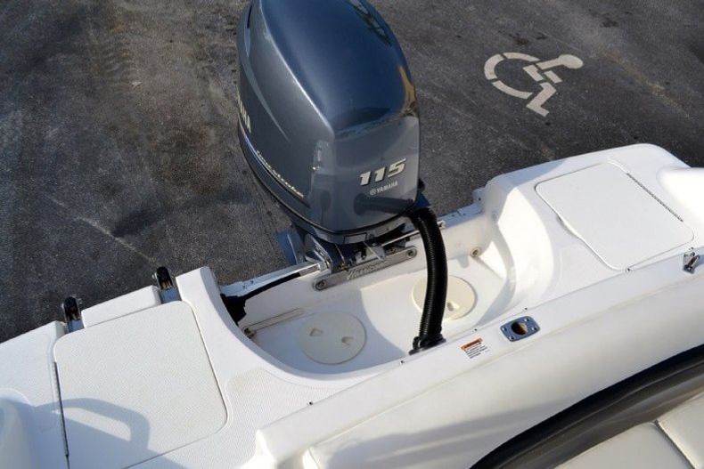 Thumbnail 19 for New 2013 Hurricane SunDeck SD 187 OB boat for sale in West Palm Beach, FL