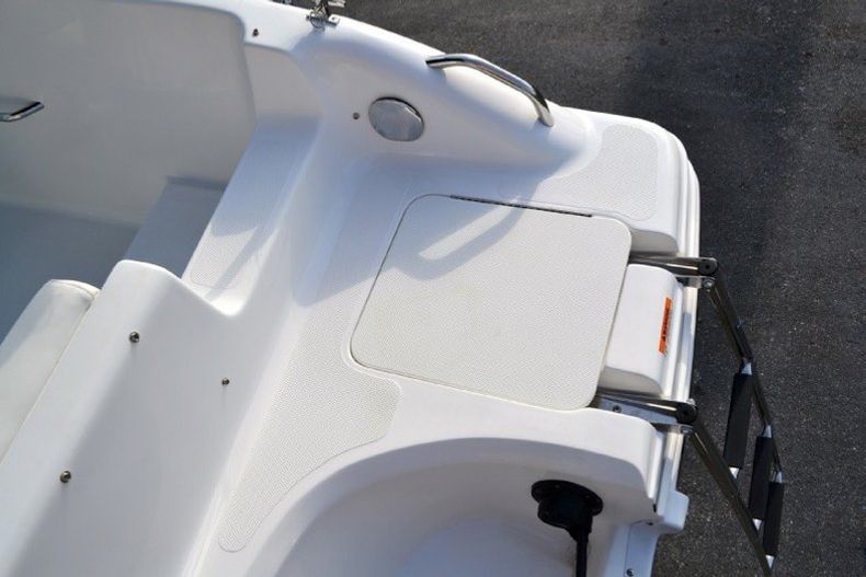 Thumbnail 23 for New 2013 Hurricane SunDeck SD 187 OB boat for sale in West Palm Beach, FL