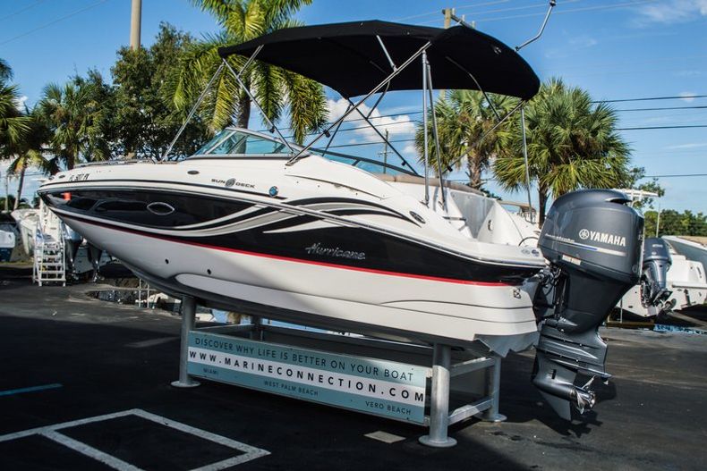 Thumbnail 5 for Used 2014 Hurricane SunDeck SD 2200 DC OB boat for sale in West Palm Beach, FL