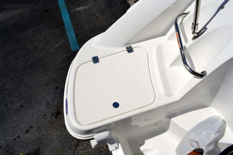 Thumbnail 23 for New 2013 Hurricane SunDeck SD 2000 OB boat for sale in West Palm Beach, FL