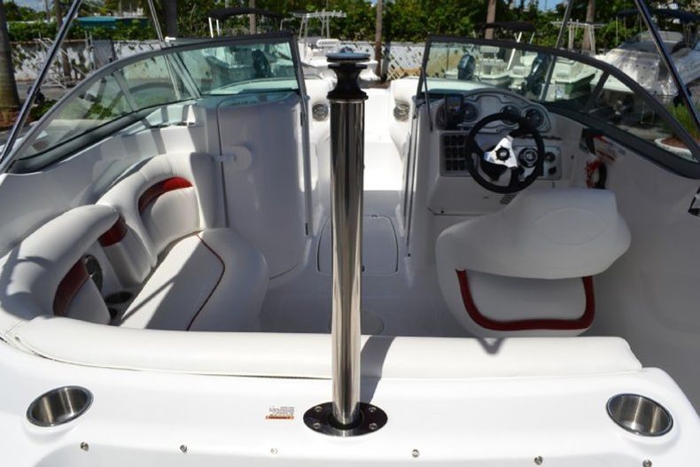 Thumbnail 30 for New 2013 Hurricane SunDeck SD 2000 OB boat for sale in West Palm Beach, FL