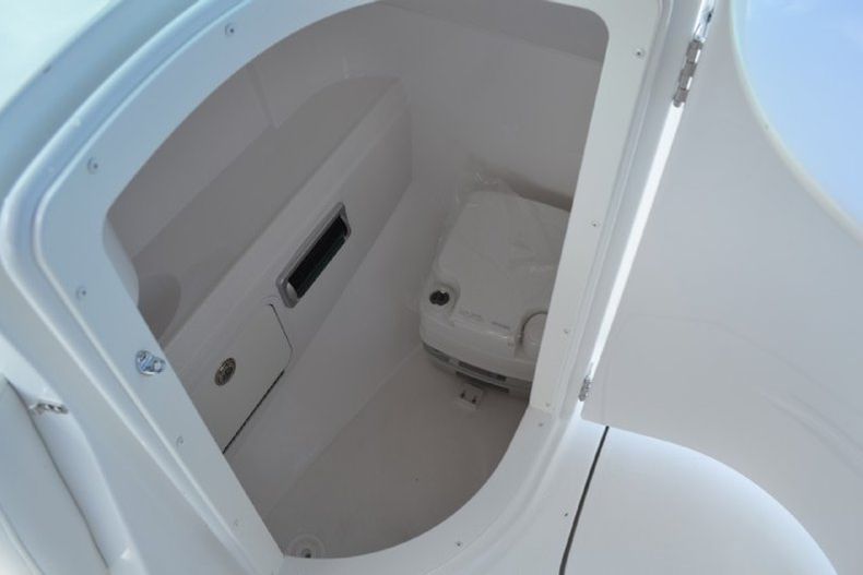 Thumbnail 39 for New 2013 Hurricane SunDeck SD 2000 OB boat for sale in West Palm Beach, FL