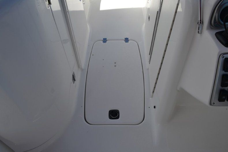 Thumbnail 56 for New 2013 Hurricane SunDeck SD 2000 OB boat for sale in West Palm Beach, FL
