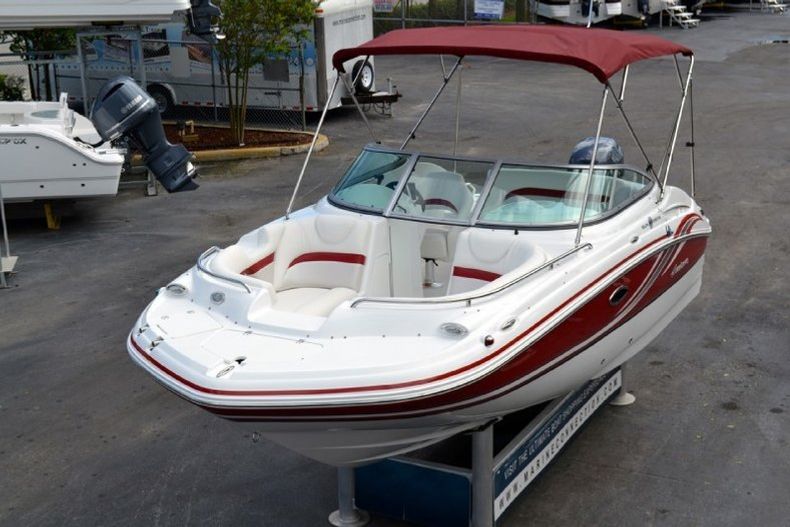 Thumbnail 76 for New 2013 Hurricane SunDeck SD 2000 OB boat for sale in West Palm Beach, FL