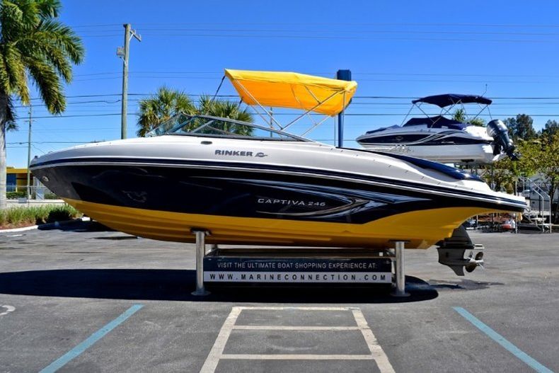 Thumbnail 8 for Used 2009 Rinker 246 Captiva Bowrider boat for sale in West Palm Beach, FL