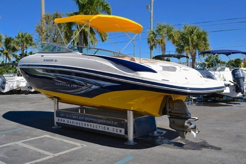 Thumbnail 9 for Used 2009 Rinker 246 Captiva Bowrider boat for sale in West Palm Beach, FL