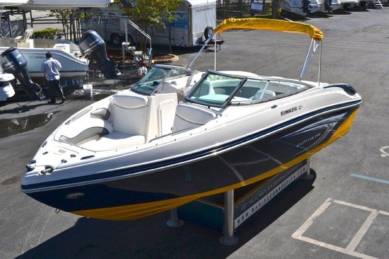 Thumbnail 91 for Used 2009 Rinker 246 Captiva Bowrider boat for sale in West Palm Beach, FL