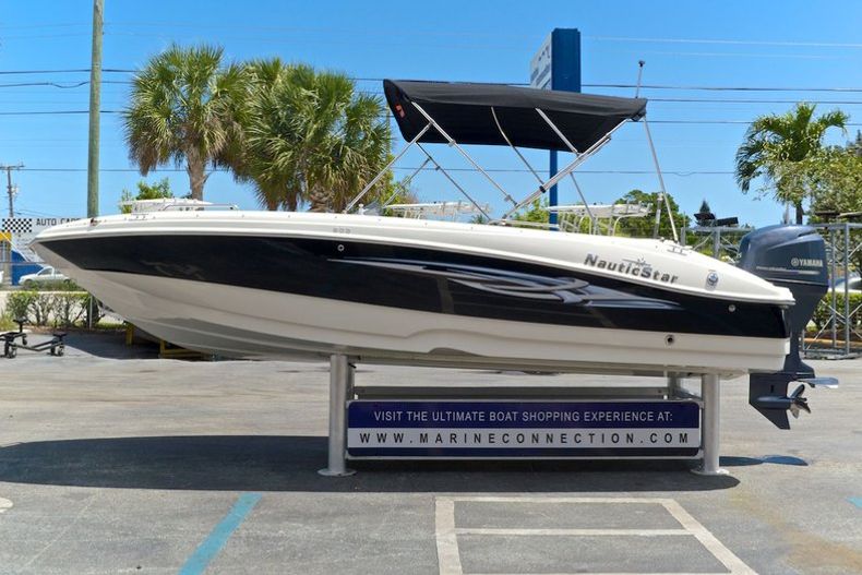 Thumbnail 4 for Used 2012 NauticStar 203 SC Sport Deck boat for sale in West Palm Beach, FL