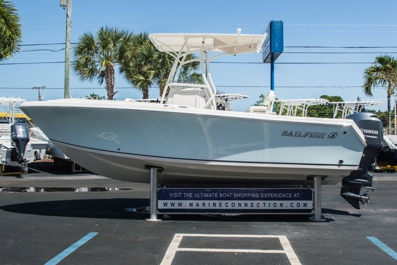Thumbnail 4 for New 2015 Sailfish 220 CC Center Console boat for sale in West Palm Beach, FL
