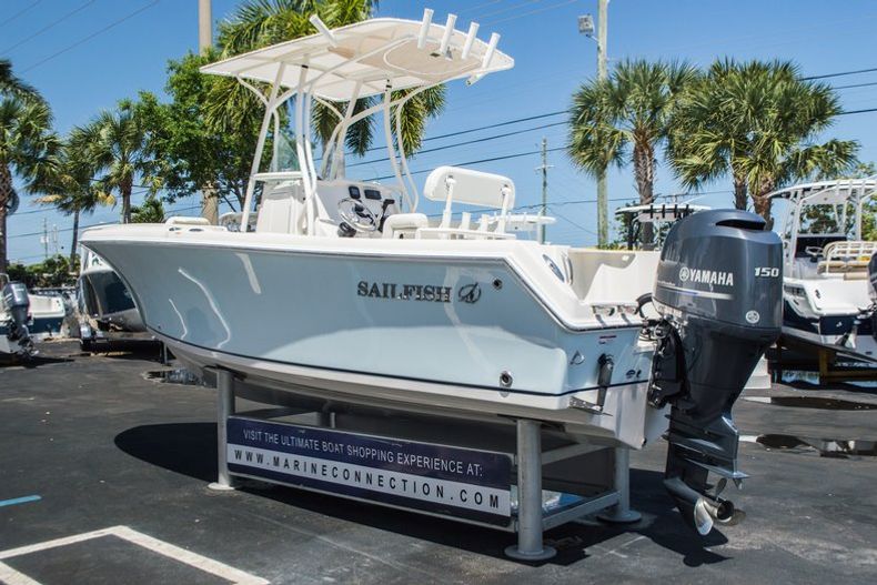 Thumbnail 5 for New 2015 Sailfish 220 CC Center Console boat for sale in West Palm Beach, FL