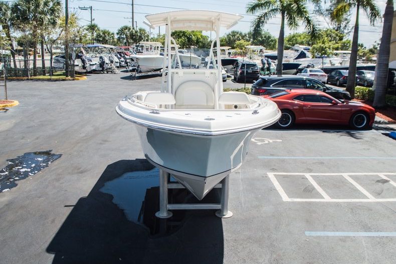 Thumbnail 9 for New 2015 Sailfish 220 CC Center Console boat for sale in West Palm Beach, FL