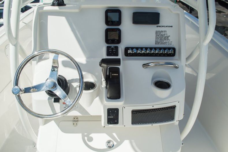 Thumbnail 32 for New 2015 Sailfish 220 CC Center Console boat for sale in West Palm Beach, FL