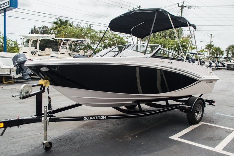 Thumbnail 3 for Used 2014 Glastron 185 Bowrider boat for sale in West Palm Beach, FL
